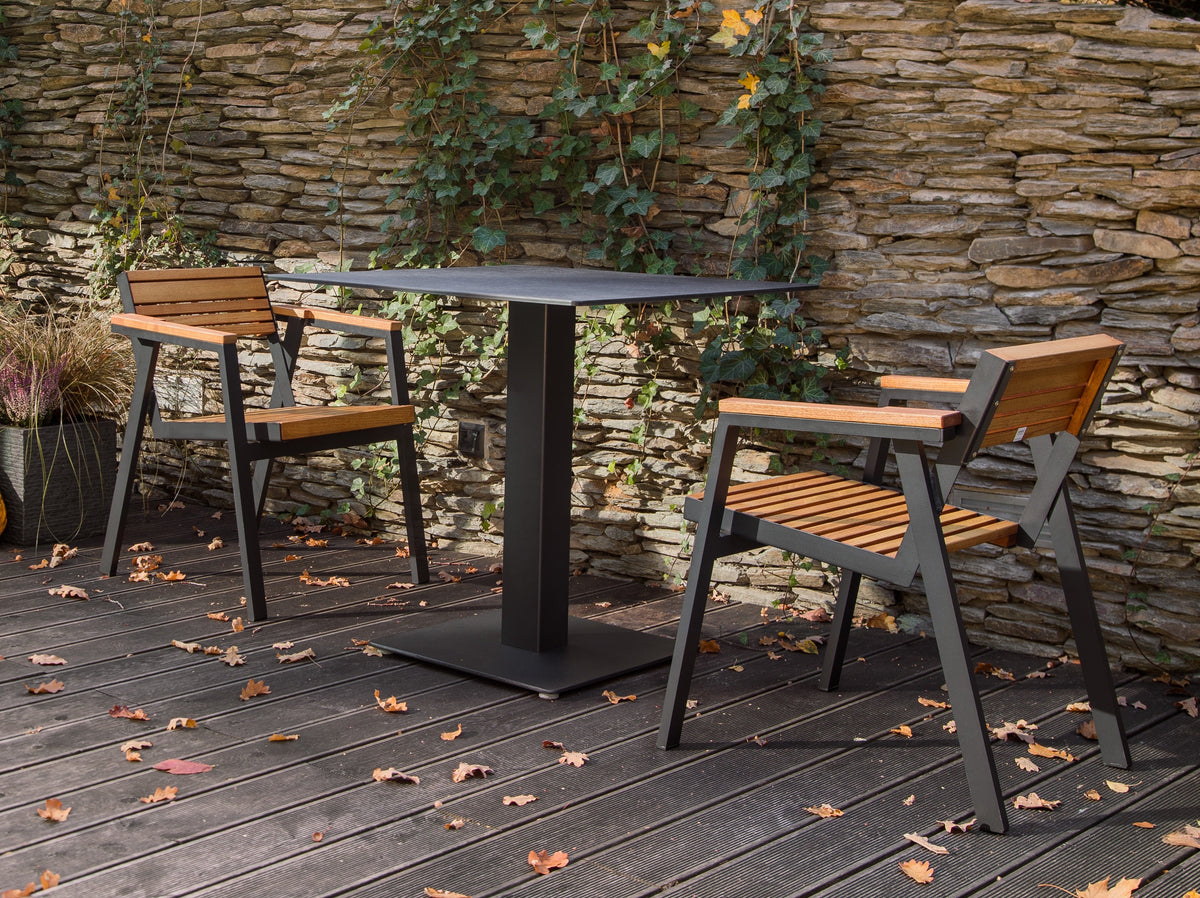 Bistro- oder Gartentisch BEERISSIMO aus Metall (Standfuß mittig)