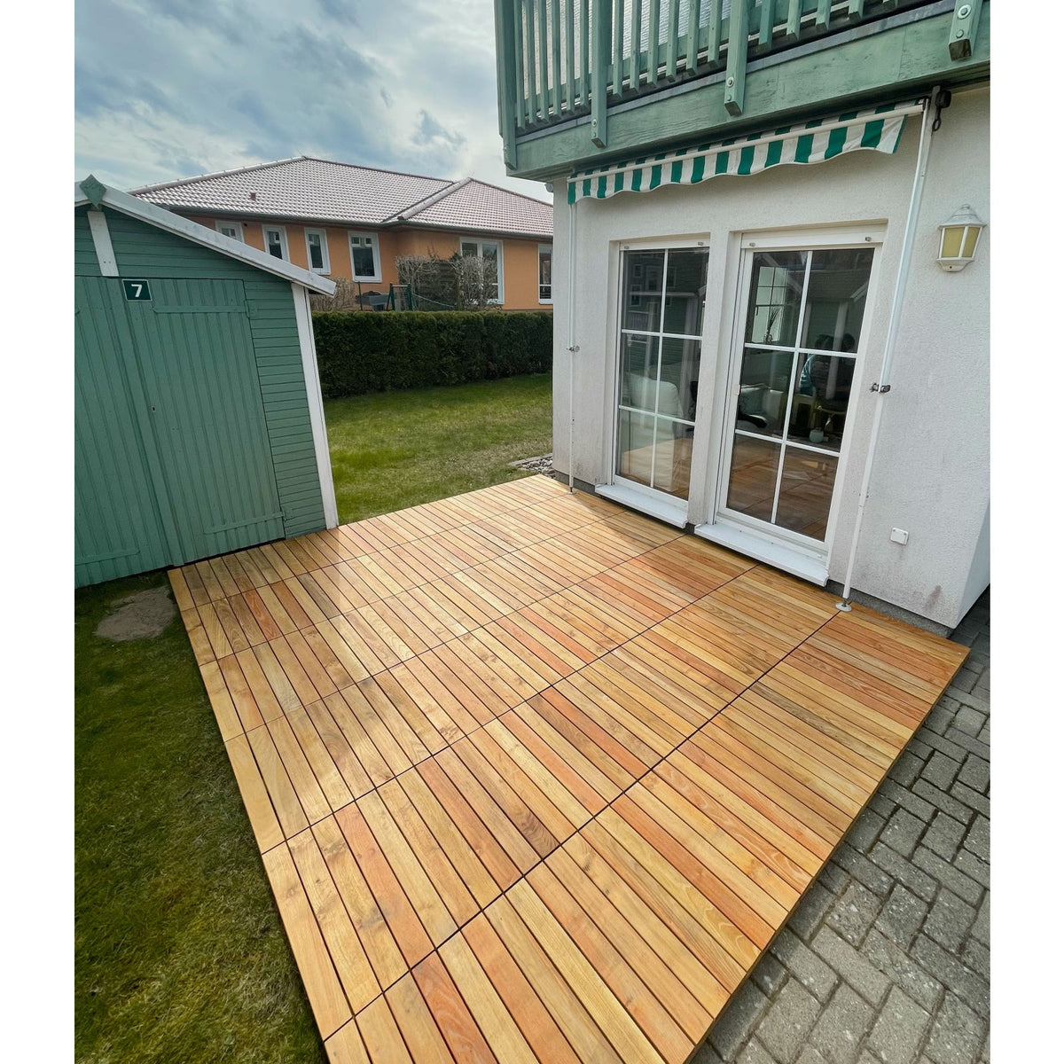 Robi-Fixx Terrassenfliese aus Robinie (Fliese inkl. Verbinder)