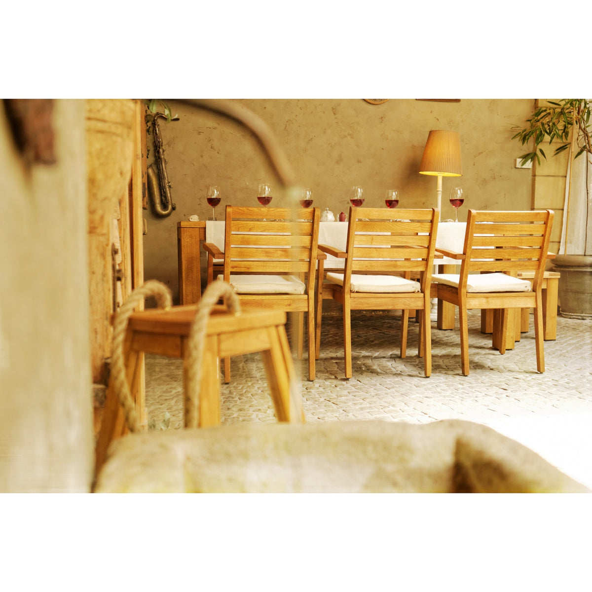 Tisch CARO 200 x 100 cm aus Robinienholz